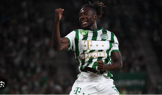 A Ferencvárosi Torna Club hivatalosan bejelentette, hogy Fortune Bassey, a csapat középcsatára, új, hosszú távú szerződést kötött a klubbal. A támadó a jövőben is a zöld-fehérek sikeréért küzd majd.