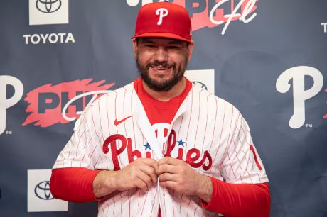 I wasn’t happy when I left, and neither was my daughter; she told me to come back. Now I’m coming back home, to the Philadelphia Phillies.” Kyle Schwarber makes an emotional promise to his fans and his daughter….
